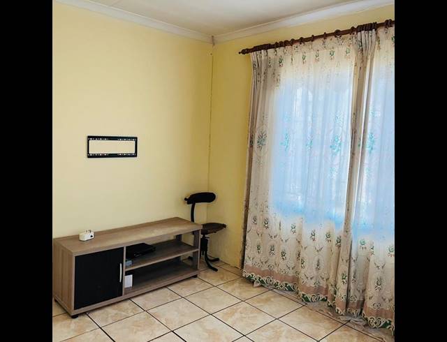 3 BEDROOM PROPERTY TO RENT IN PANORAMA GARDENS